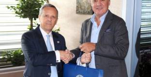 Михайлов се срещна с шефовете на гръцкия футбол 