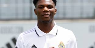  Барса не взела Чуамени поради финансови причини 