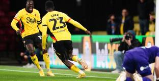 Уотфорд си харесаха вратаря на Славия