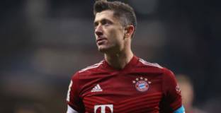 Агбонлахор: Левандовски играе в лигата на Мики Маус 