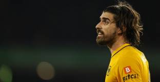 Уулвс загуби Невеш до май