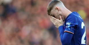 Евертън лиши Челси от първо място