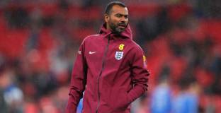 Ашли Коул изоставя Бирмингам заради Англия