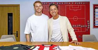 Сеп Ван ден Берг смени Ливърпул с Брентфорд 