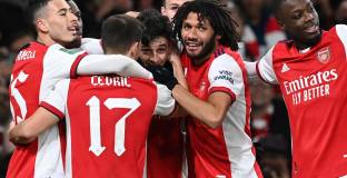 Арсенал може да се раздели с 12 футболисти 