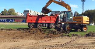 Левски продължава мащабния ремонт на тренировъчната база (видео)