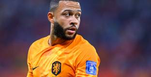 Депай: Дисциплината се подобри при Ван Гаал