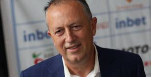 Фурнаджиев: Битката за титлата е между четири отбора