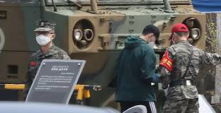 Сон Хин Мин започна служба в морската пехота на Южна Корея