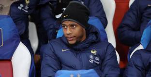 Челси се опитва да отмъкне цел на Ман Юнайтед и Тотнъм 