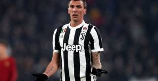 Ювентус отклони оферта на Борусия Дортмунд за Манджукич 
