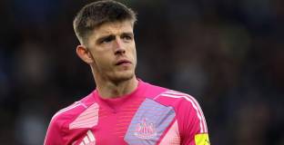 Лийдс се интересува от Поуп 