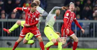 Байерн с пестелива победа, Шалке се намърда на второто място