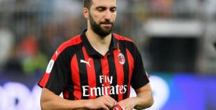 Игуаин се сбогува със съотборниците си в Милан