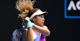 Осака отпадна, Барти продължава напред