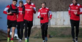 Двама под въпрос за утрешната контрола на ЦСКА