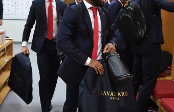 Костюмите от новия спонсор. 