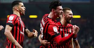  Борнемут се завърна във Висшата лига