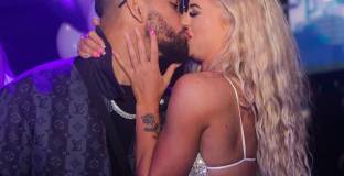 Дъглас Луис се среща със съотборничка 