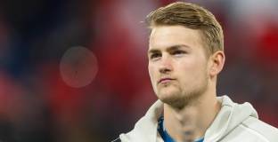  Байерн потвърди преговорите за Де Лигт