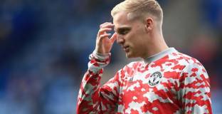 Дони ван де Бек смени агента си