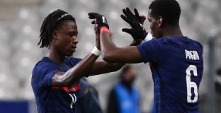 Ман Юнайтед работи над трансфера на Камавинга