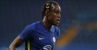 Челси продължи с Чалоба