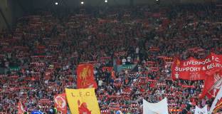 Ливърпул отново е недоволен от феновете, обидили гейовете