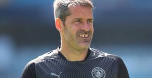  Ман Сити продължи с Карсън