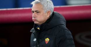 Моуриньо иска халф на Челси