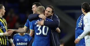  Лампард е впечатлен от Ван де Бек