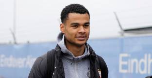 Гакпо пристигна в Англия за прегледи 