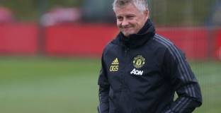 Ман Юнайтед няма да купува централен защитник