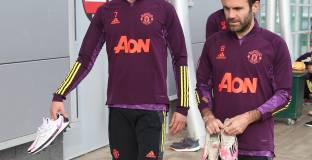 Ман Юнайтед все още не е решил за Мата и Кавани