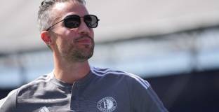 Ван Перси: Англия буквално диша футбола