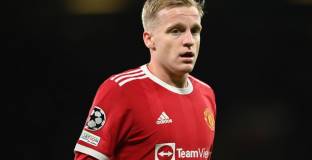 Ван де Бек премина прегледи за Евертън