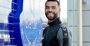 Коул получи работа и в Евертън 