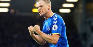 Ван де Беeк очаква името на новия мениджър на Ман Юнайтед