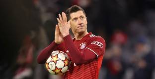     Левандовски се разбра с Барса за договор до 2025 г. 