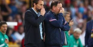  Карагър: Млъкнете, клоуни! 