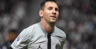  Лапорта: Искам Меси да завърши кариерата си в Барса 