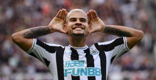 Нюкасъл готви нов договор за Гимараеш
