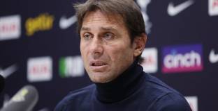 Конте не разбира защо само мениджъри разговарят с пресата 