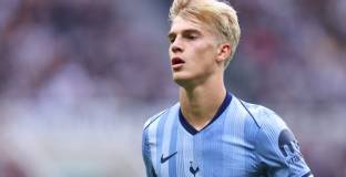 Тотнъм отстъпи на АЗ Алкмаар