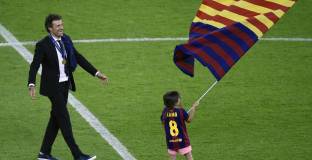 Иско: Прегръдки за  Енрике