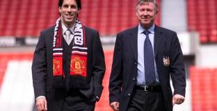 Сър Алекс заплашил Нистелрой заради фланелка на Ман Сити