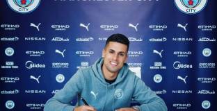  Кансело подписа нов договор с Ман Сити