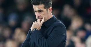 Евертън решава за Марко Силва