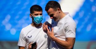 Рейнджърс дисквалифицира двама заради парти