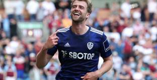 Бърнли - Лийдс 1:1 